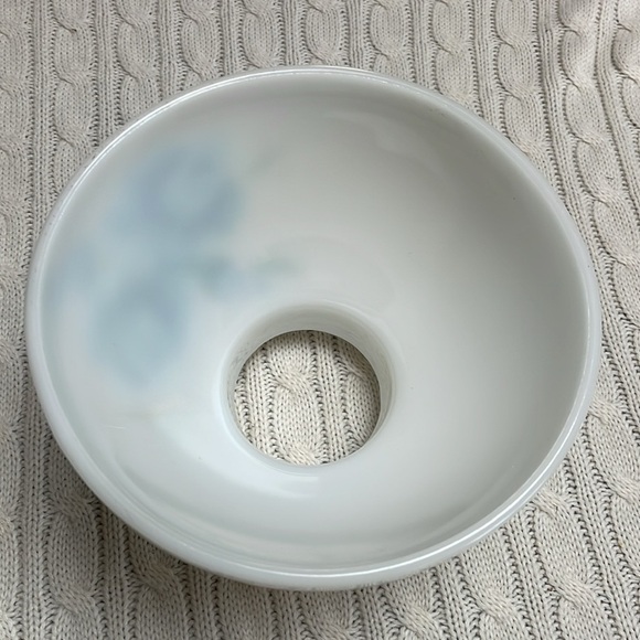 Milk Glass lamp shade . Hand painted. Blue flowers w green leaves Scalloped top - Picture 4 of 9